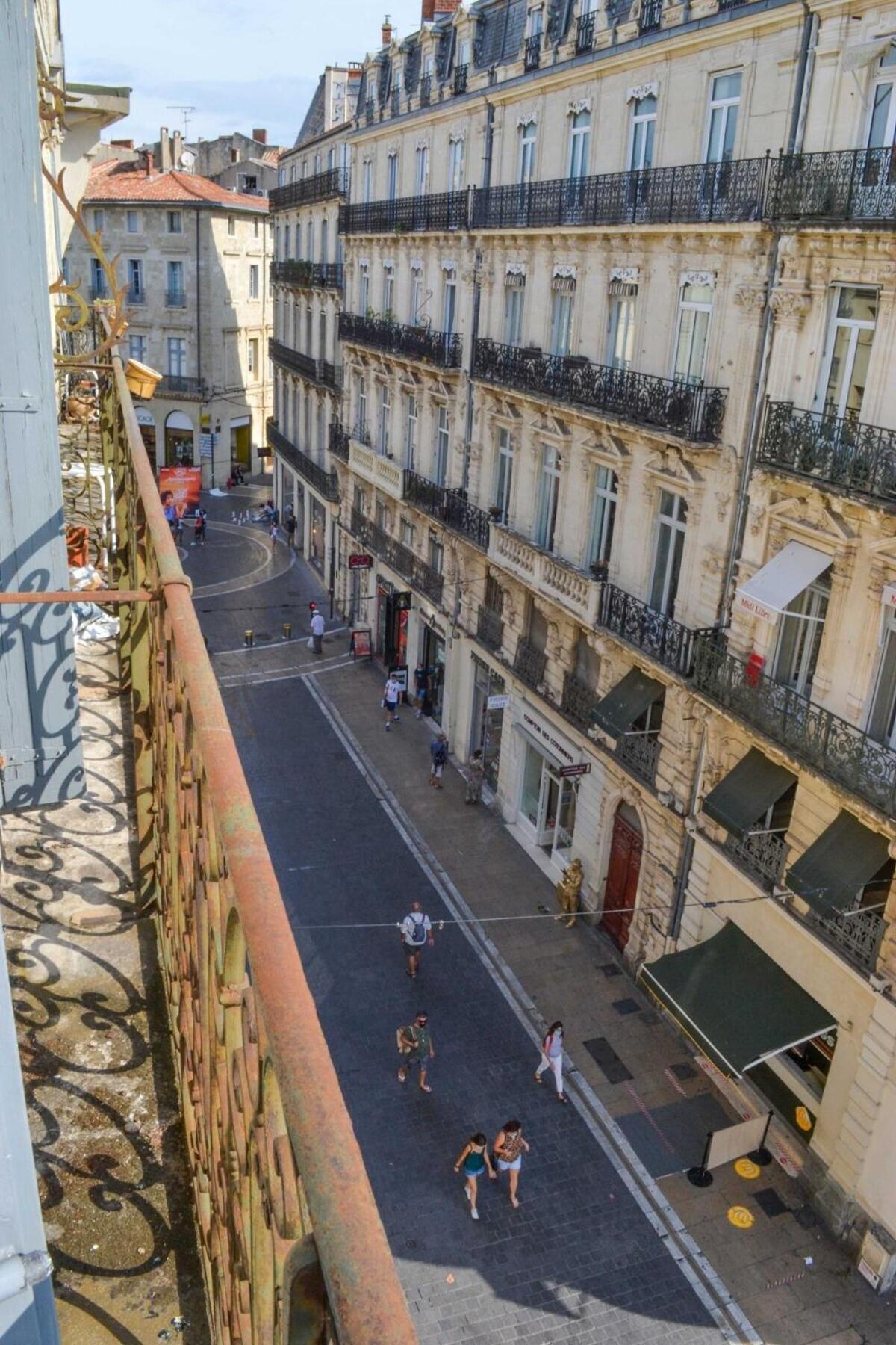 L'Atelier - Climatisation Et Vue Place De La Comedie มงต์เปอลิเยร์ ภายนอก รูปภาพ